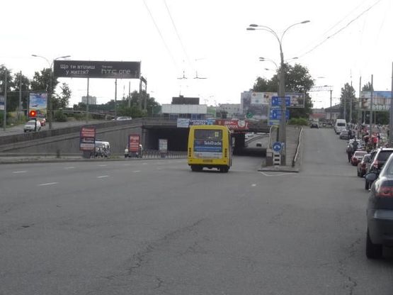 Фото рекламної площини за адресою Московський пр.- Вербовая ул. №1 3,16х2,21(нестанд) №1 слева