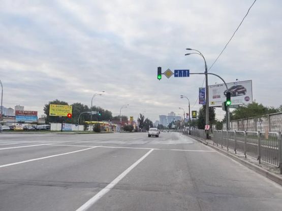 Фото рекламної площини за адресою Днепрoвская набережная вoзле АЗС