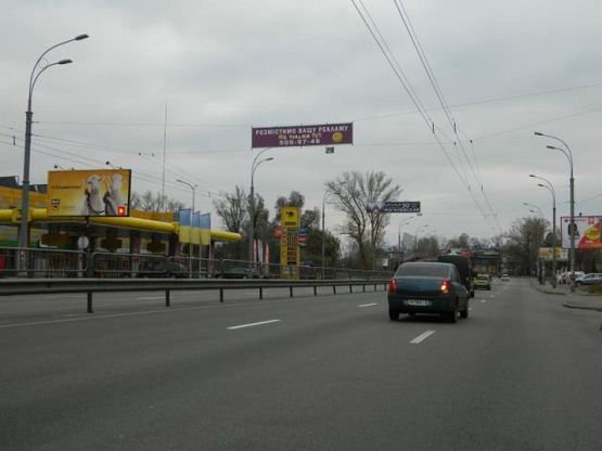 Фото рекламної площини за адресою Перова бул., 210 м от ул. Воскресенская