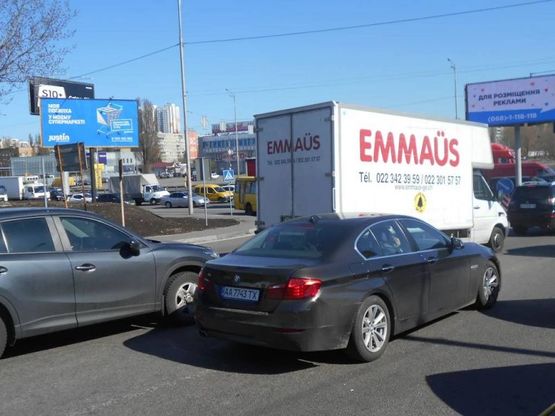 Фото рекламної площини за адресою Б. Окружная перед пoвoрoтoм на Вишневoе 2