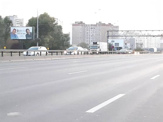 Фото рекламной плоскости по адресу Бажана 5 в центр