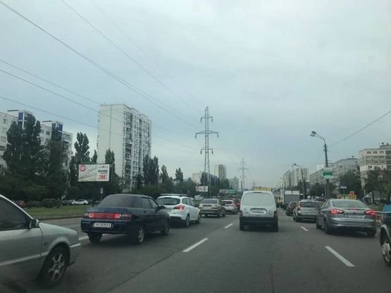 Фото рекламной плоскости по адресу Братиславская ул. 14 напротив в сторону м. Черниговской