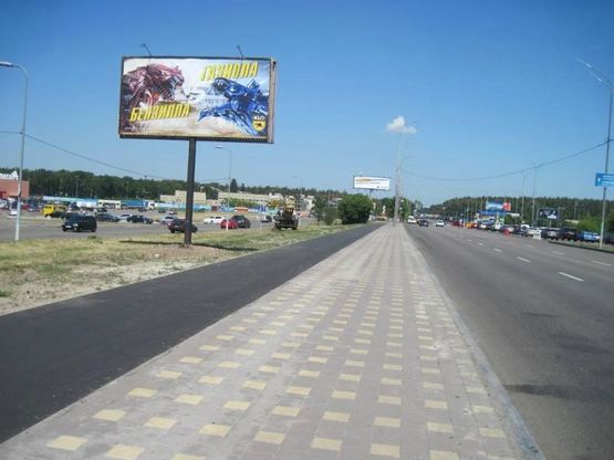 Фото рекламной плоскости по адресу Палладина акад. 30 напроив из центра, ТЦ Лавина