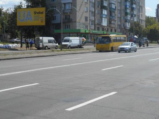 Фото рекламной плоскости по адресу Гашека 9 от Дарницкой пл