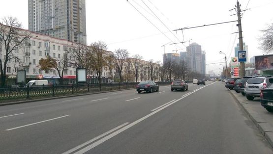 Фото рекламной плоскости по адресу Перемоги 4 (бульвар), к КПИ