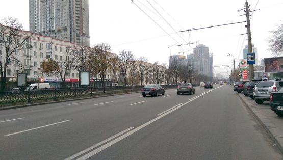 Фото рекламной плоскости по адресу Перемоги 4 (бульвар), к КПИ