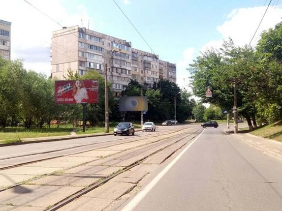 Фото рекламної площини за адресою Славгородская ул., 4 - 100 м. от Тростянецкой ул.