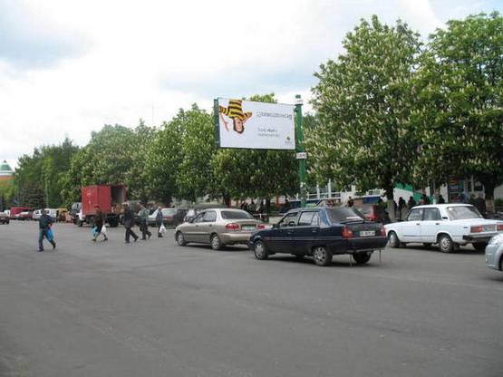 Фото рекламної площини за адресою Лубны/ ул. Советская 46 (р-н маг. Киевский)