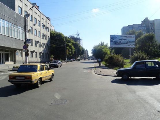 Фото рекламної площини за адресою ул. Киевская х ул. Мстиславская (сторона A)