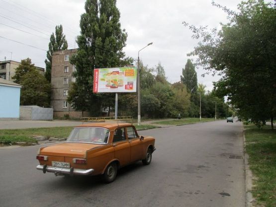 Фото рекламной плоскости по адресу ул. Одинцова 9 (сторона Б)