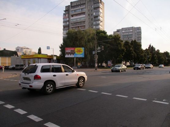 Фото рекламної площини за адресою просп. Победы х ул.Комсомольская