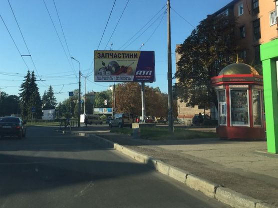 Фото рекламної площини за адресою ул. Мазепы, 37 (сторона А)