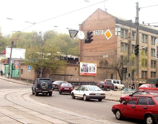 Фото рекламной плоскости по адресу ул.Глубочицкая/Н.Вал - в центр
