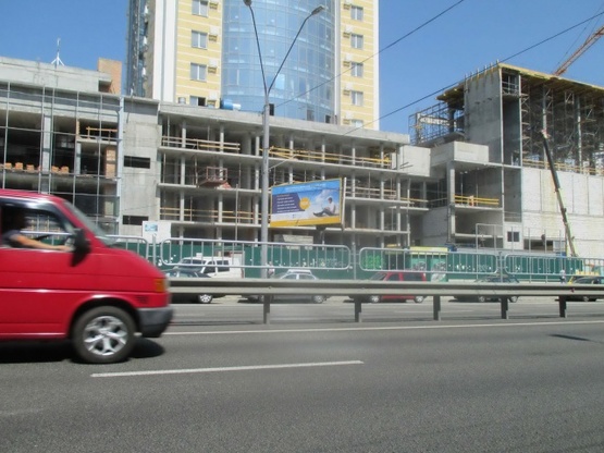 Фото рекламной плоскости по адресу Пр.Победы,24-26 (В) ст.м.КПИ-в центр