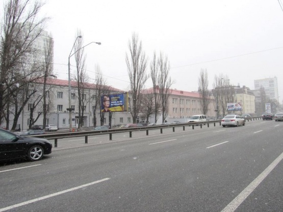 Фото рекламной плоскости по адресу пр.Победы,120  -в центр (между ст.м.Святошино и ст.м.Житомирская
