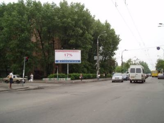 Фото рекламної площини за адресою Щербакова ул., 54 / Салютная ул. (напротив рынка "Нивки")