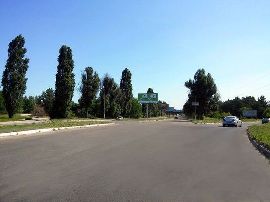 Фото рекламной плоскости по адресу Елизаветовская трасса ( разделитель в районе съезда на мост р. Днепр) №2