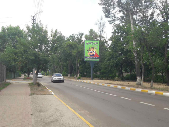 Фото рекламної площини за адресою ул. Центральная (на углу с ул. Садовая)