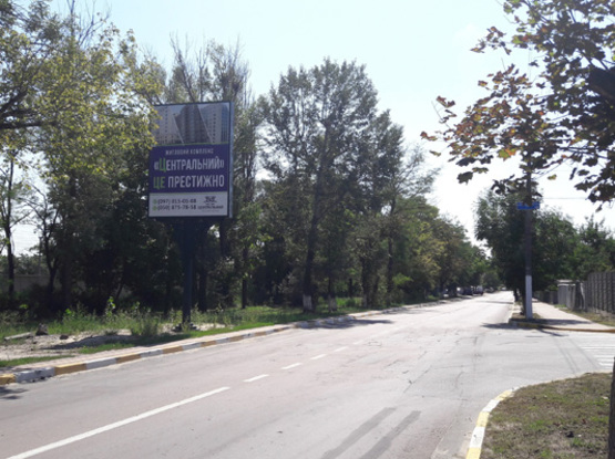 Фото рекламной плоскости по адресу ул. Центральная (на углу с ул. Садовая)