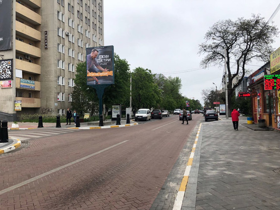 Фото рекламной плоскости по адресу ул. Соборная, возле госниницы (дом 105Б)