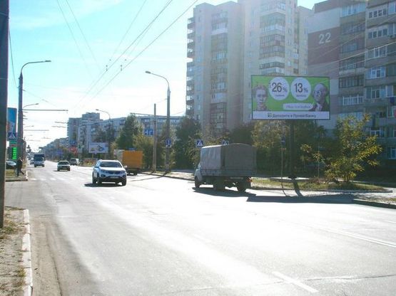 Фото рекламної площини за адресою Героев Крут ул., 22 (напротив "Эпицентра")