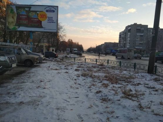 Фото рекламной плоскости по адресу ул.Моторного/ул.Кутузова (Торговый Центр, с-т "Сильпо", 5м-н)