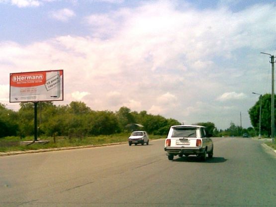 Фото рекламної площини за адресою ул. Сухоярская