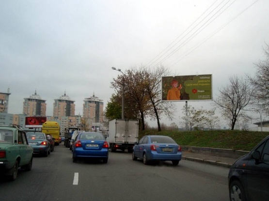 Фото рекламной плоскости по адресу Броварской проспект,  (М) "Левобережная"