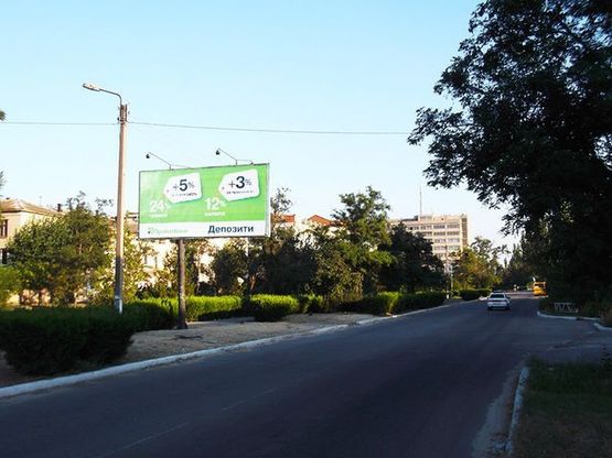 Фото рекламної площини за адресою Первомайская ул., (напротив ПТУ №7)