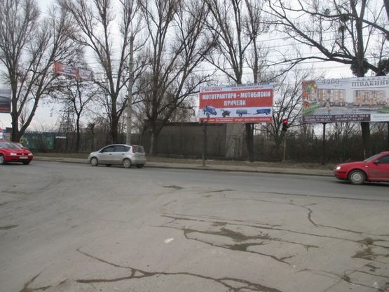 Фото рекламной плоскости по адресу на розі вулиць Енергетичної та Хотинської, лівий