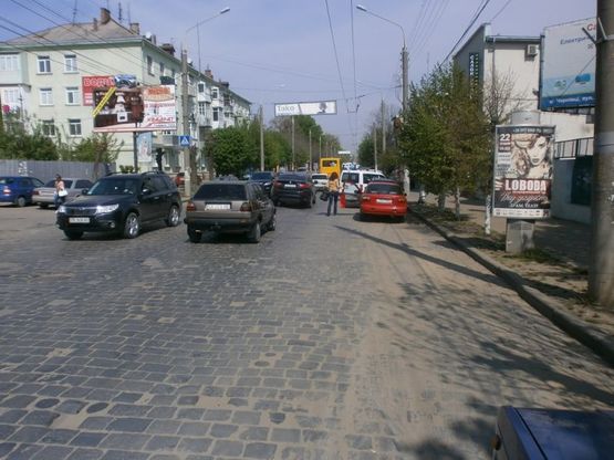 Фото рекламной плоскости по адресу вул. Головна, 122