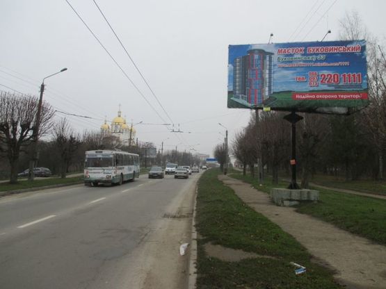 Фото рекламної площини за адресою вул. Комарова (біля ставу)