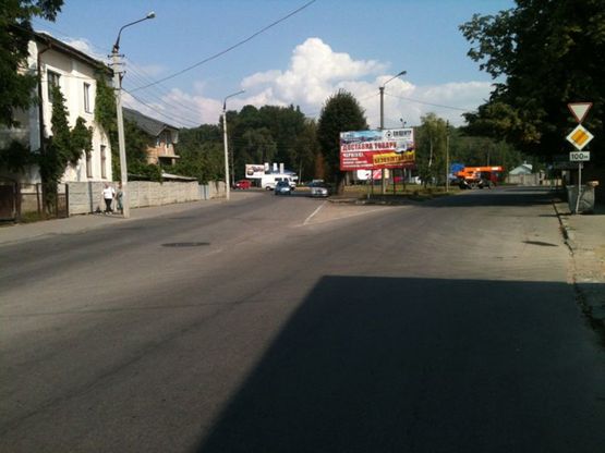 Фото рекламной плоскости по адресу на транспортній розв??язці вулиць Чкалова та Миколаївської