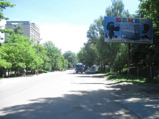Фото рекламной плоскости по адресу вул. Рівненська, 4