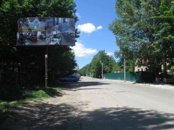 Фото рекламной плоскости по адресу вул. Рівненська, 4