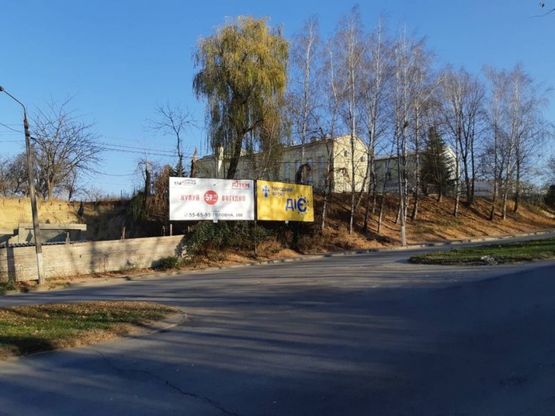 Фото рекламной плоскости по адресу вул. Ізмайлівська (навпроти вул. Зеленої), правий