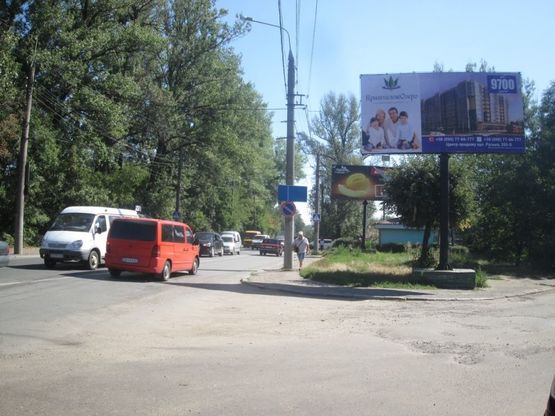 Фото рекламной плоскости по адресу вул. Січових Стрільців (навпроти вул. Кобзарської, кемпінг)
