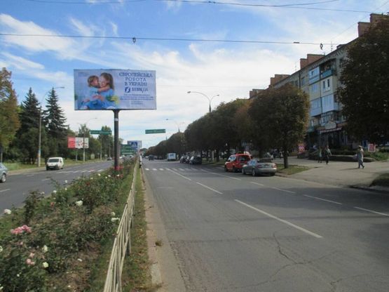 Фото рекламной плоскости по адресу проспект Незалежності, 98 (зі сторони ТЦ "Майдан")