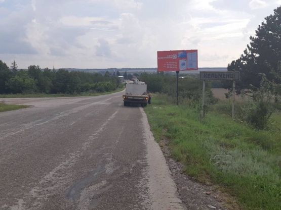 Фото рекламной плоскости по адресу смт. Кельменці (в*їзд зі сторони смт. Сокиряни)