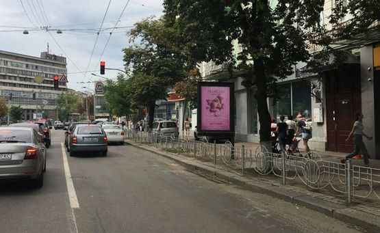 Фото рекламной плоскости по адресу Велика Житомирська /Львівська Пл.("Рошен")