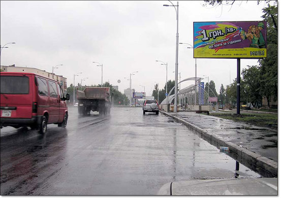 Фото рекламної площини за адресою ул.Гагарина,18-20 наравление на ст.м.Черниговская