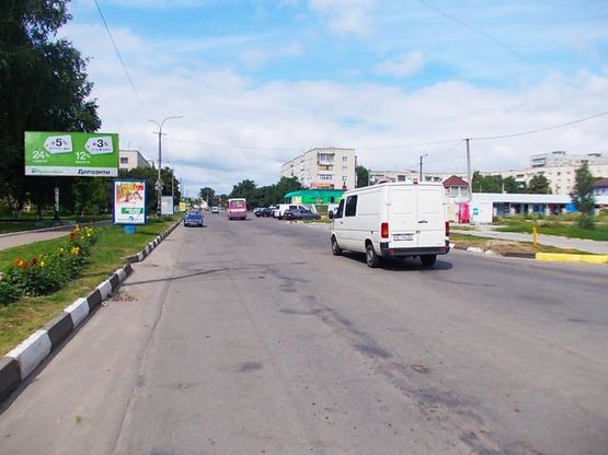 Фото рекламной плоскости по адресу Школьная ул., (напротив супермаркета "Колибрис")