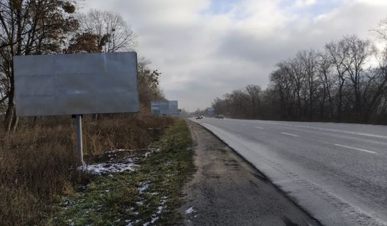 Фото рекламної площини за адресою Объездная М-06, подъезд до г.Львов, перед Дублянами АЗС Shell выезд со Львова