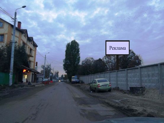 Фото рекламной плоскости по адресу г.Вишневое, ул.Чорновола, напротив д. 8(Ресторан Камелот)