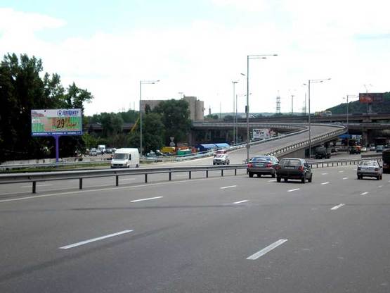 Фото рекламної площини за адресою Надднепрянское шоссе, ул.Промышленная направление на Южный мост