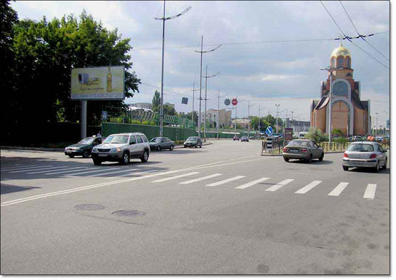 Фото рекламної площини за адресою ул.Лукашевича,/ ул. Островского, Южный  вокзал направление ж/д вокзала