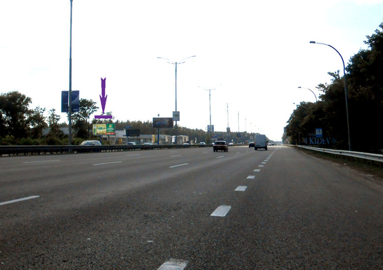 Фото рекламной плоскости по адресу Бориспольское шоссе, 29,4 км, автосалоны  Mitsubishi, Ford, Renault, BMW, направление въезд в Киев