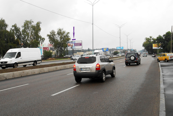 Фото рекламной плоскости по адресу пр. Академіка Палладіна,, напроти входу в ТРЦ Лавіна