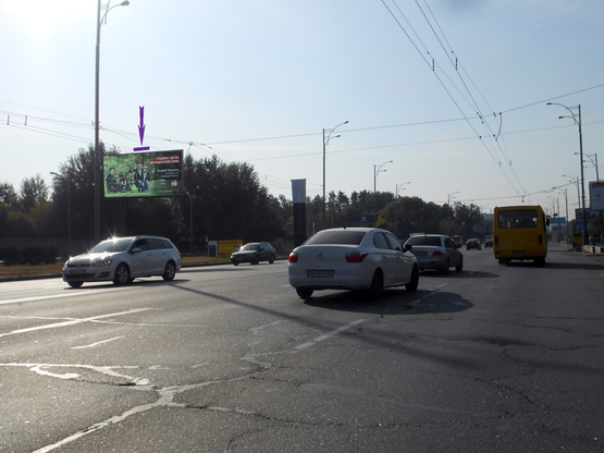 Фото рекламной плоскости по адресу ул. Братиславская,48-Б ,напротив Эпицентра