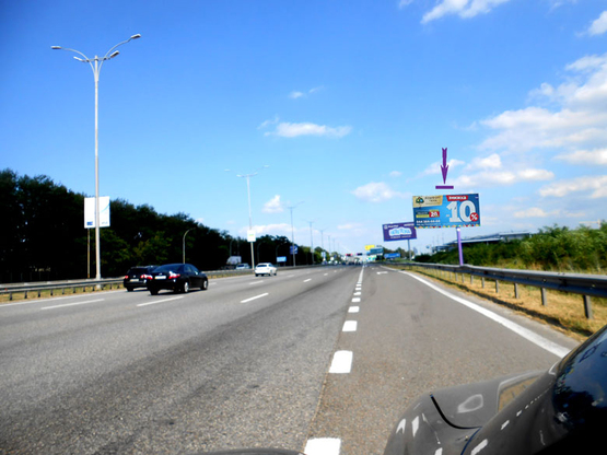 Фото рекламной плоскости по адресу Бориспільське шосе, 29,4 км, автосалони  Mitsubishi, Ford, Renault, BMW  направление а/п Борисполь